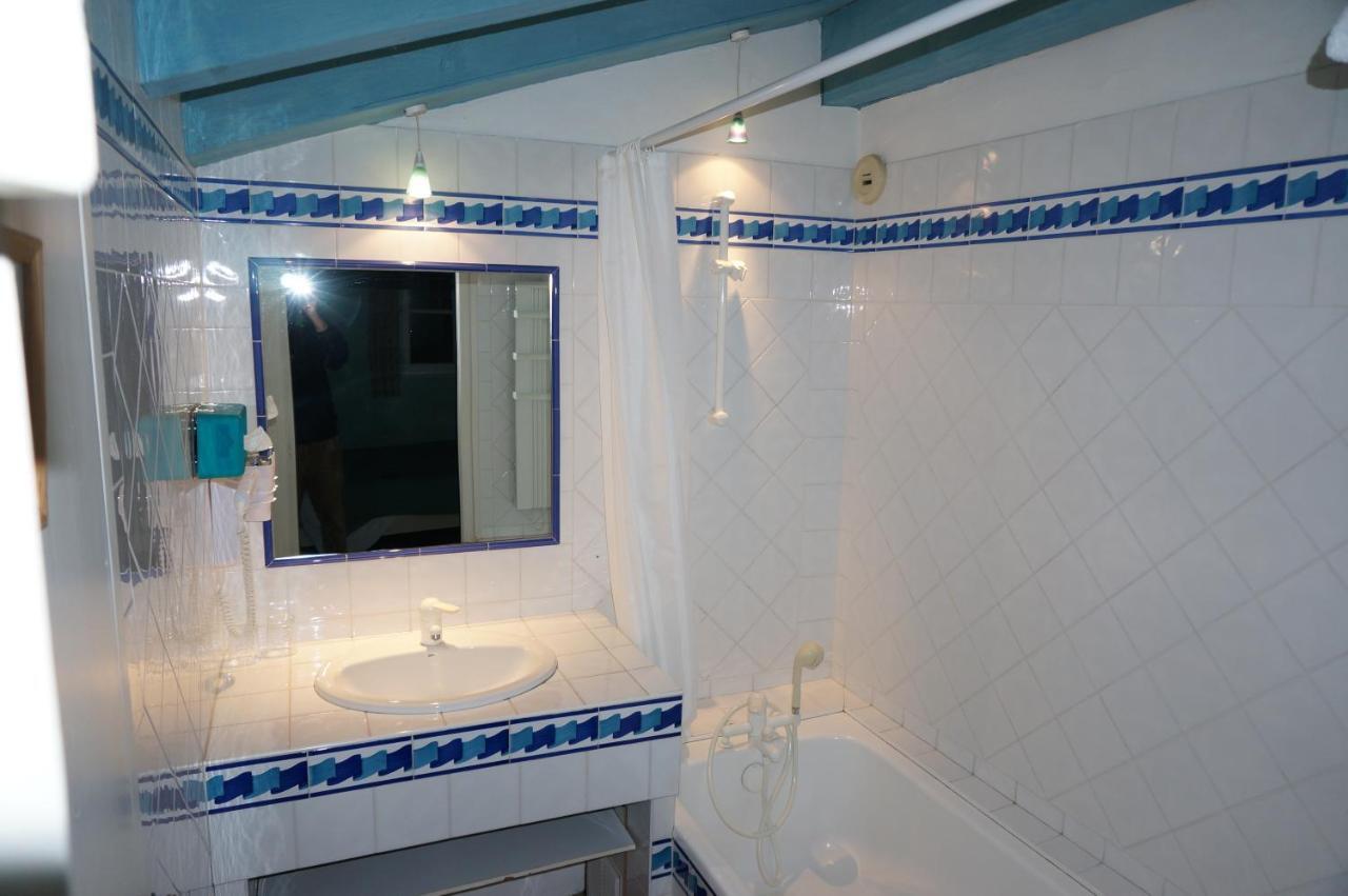 Irigoian Bed & Breakfast Bidart Bagian luar foto